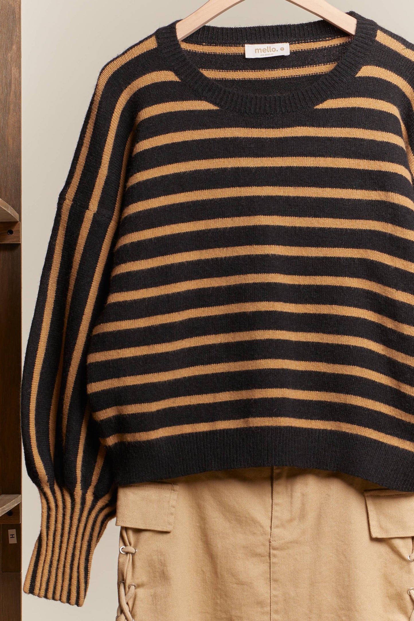 Stripe Puff Sleeve Sweater: Black/Brown / L