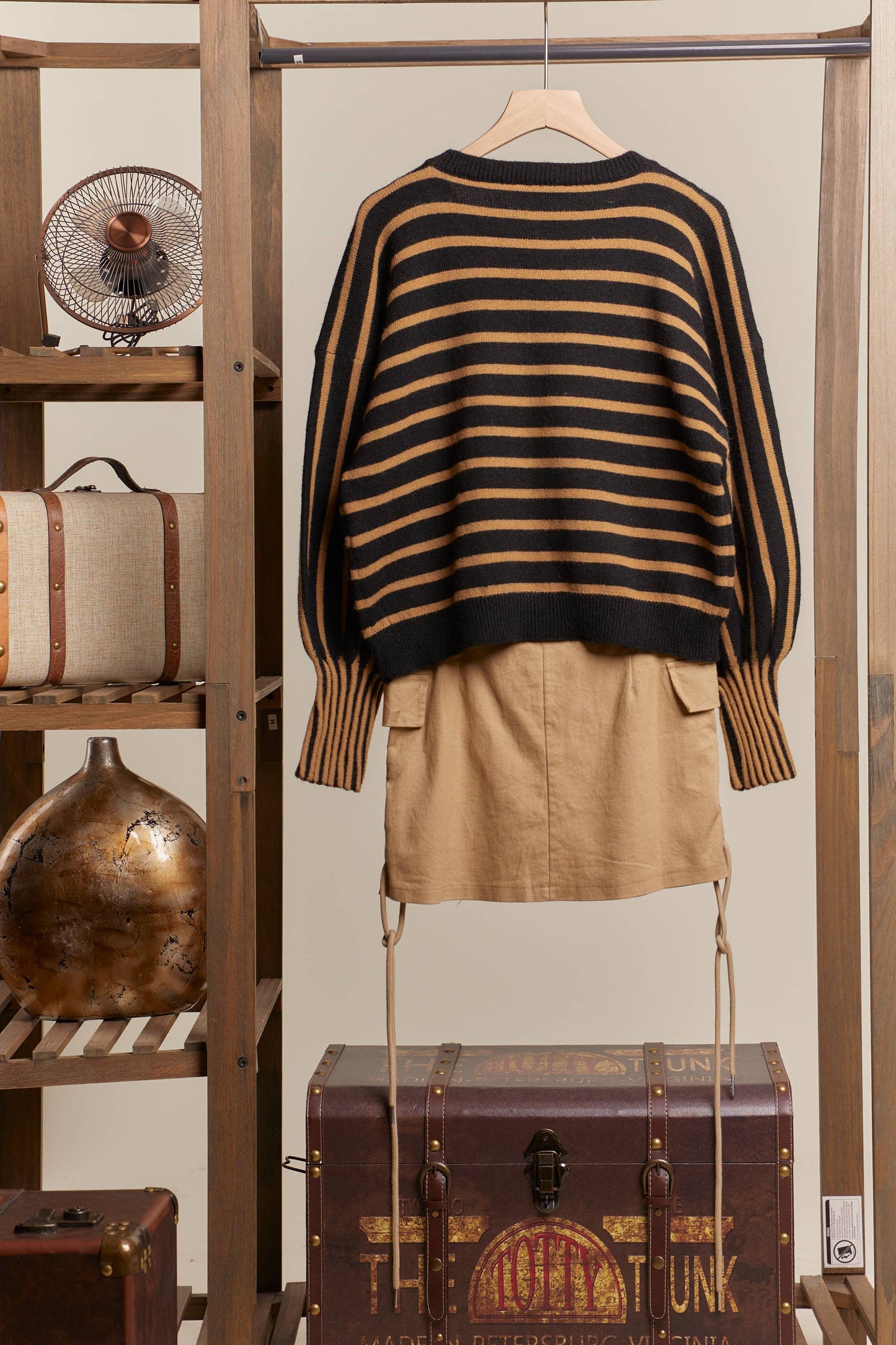 Stripe Puff Sleeve Sweater: Black/Brown / L